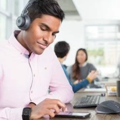 Logitech Zone Wireless Bluetooth Headse 23 Logitech Zone Wireless Bluetooth Headse -Carte graphique Soldes bc3d5af2 da42 4e34 aa23 d7b4def4feec