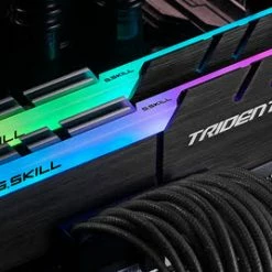 G.Skill F4-4400C19D-32GTZR RGB (2x16Go DDR4 4400 PC35200) -Carte graphique Soldes f37ada2b 3454 4ee2 8958 611b20b97ba3